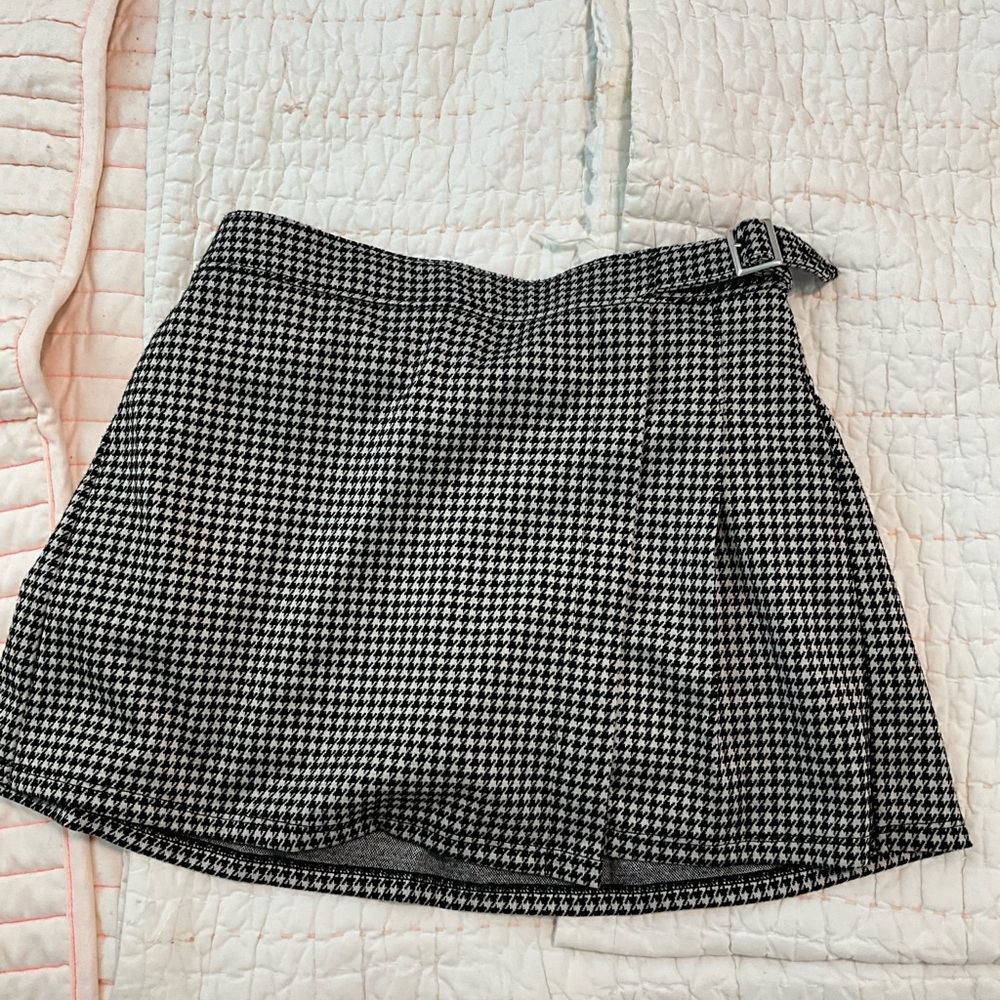 Classic Black and White Houndstooth Skirt abercrombie kids